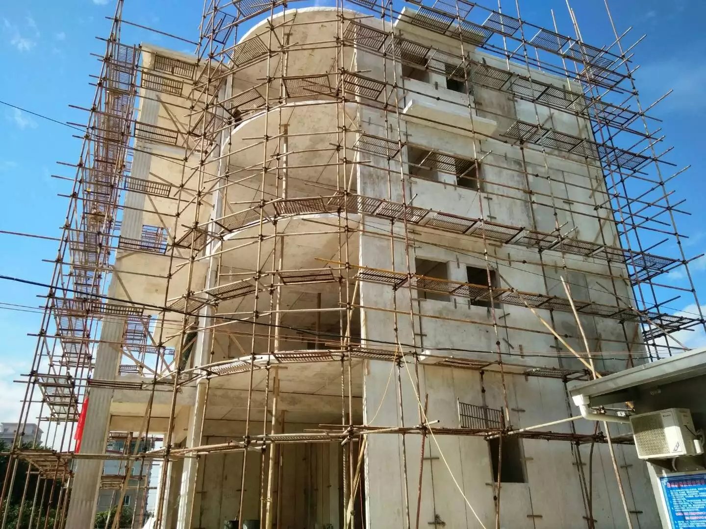 博罗星河绿色环保装配式建材在福建修建的五层别墅建筑
